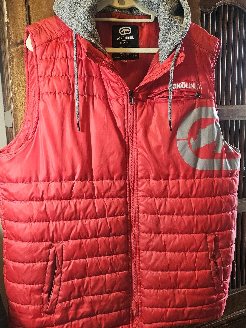 Ecko Unltd Mens  Red Puffer Vest with Gray Hood. Size XL